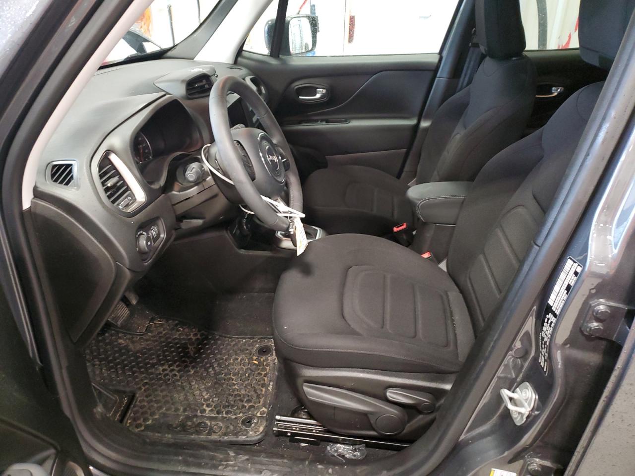 ZACNJDB13NPN49058 2022 Jeep Renegade Latitude