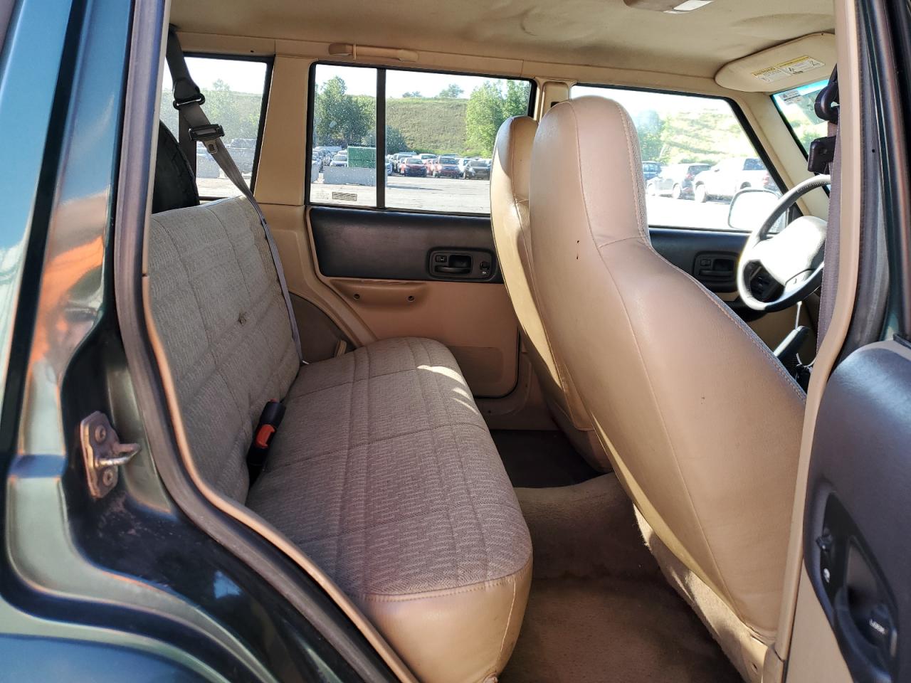 1J4FF48S8YL113835 2000 Jeep Cherokee Sport