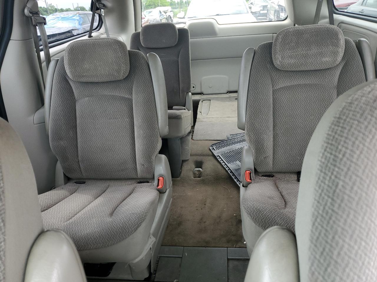 2C4GP54L85R187092 2005 Chrysler Town & Country Touring