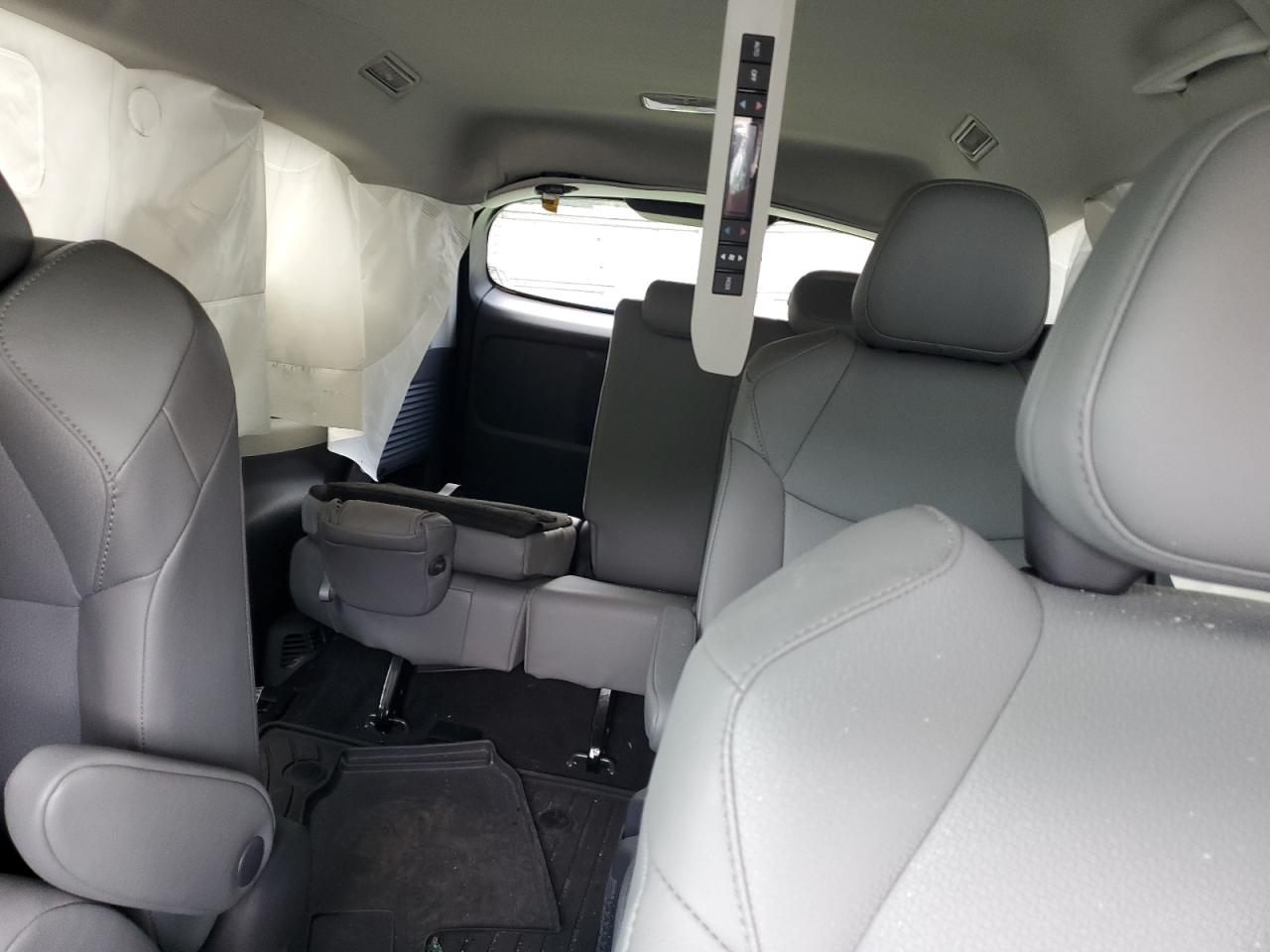 5TDJSKFC0MS023518 2021 Toyota Sienna Xle