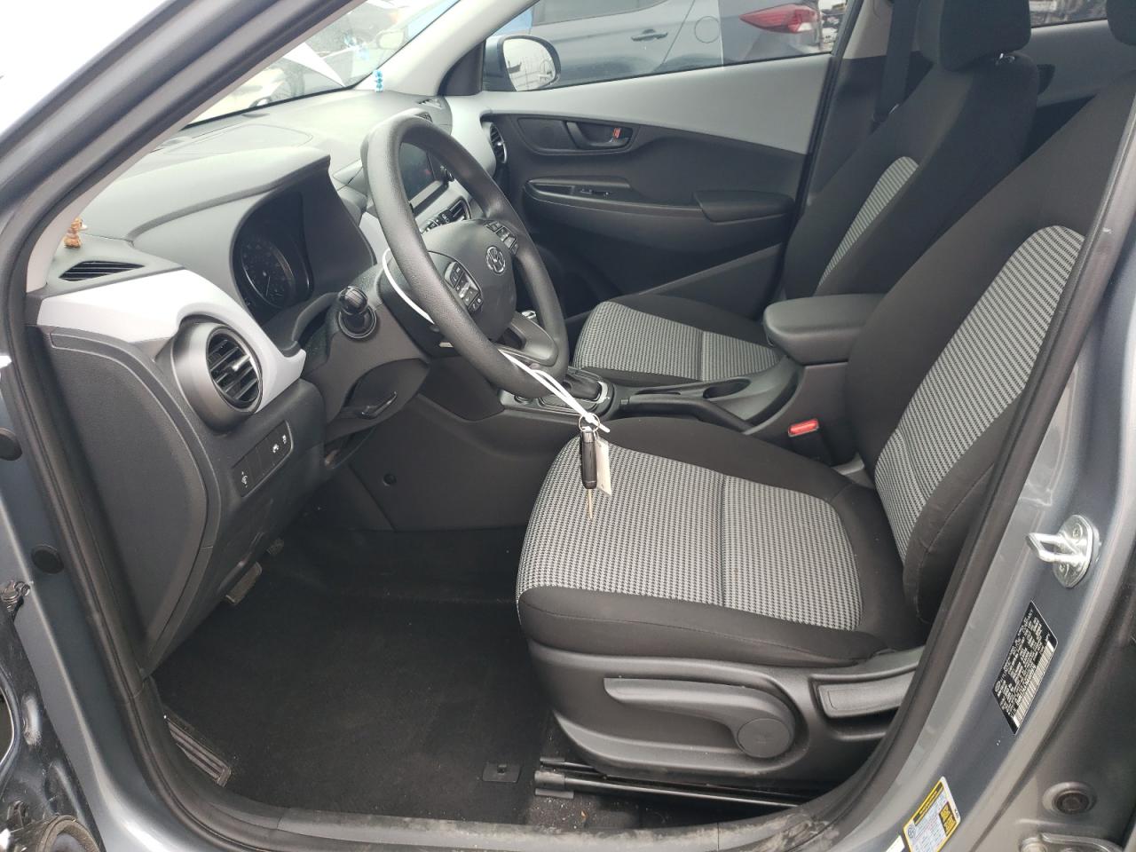 KM8K12AA7MU609976 2021 Hyundai Kona Se