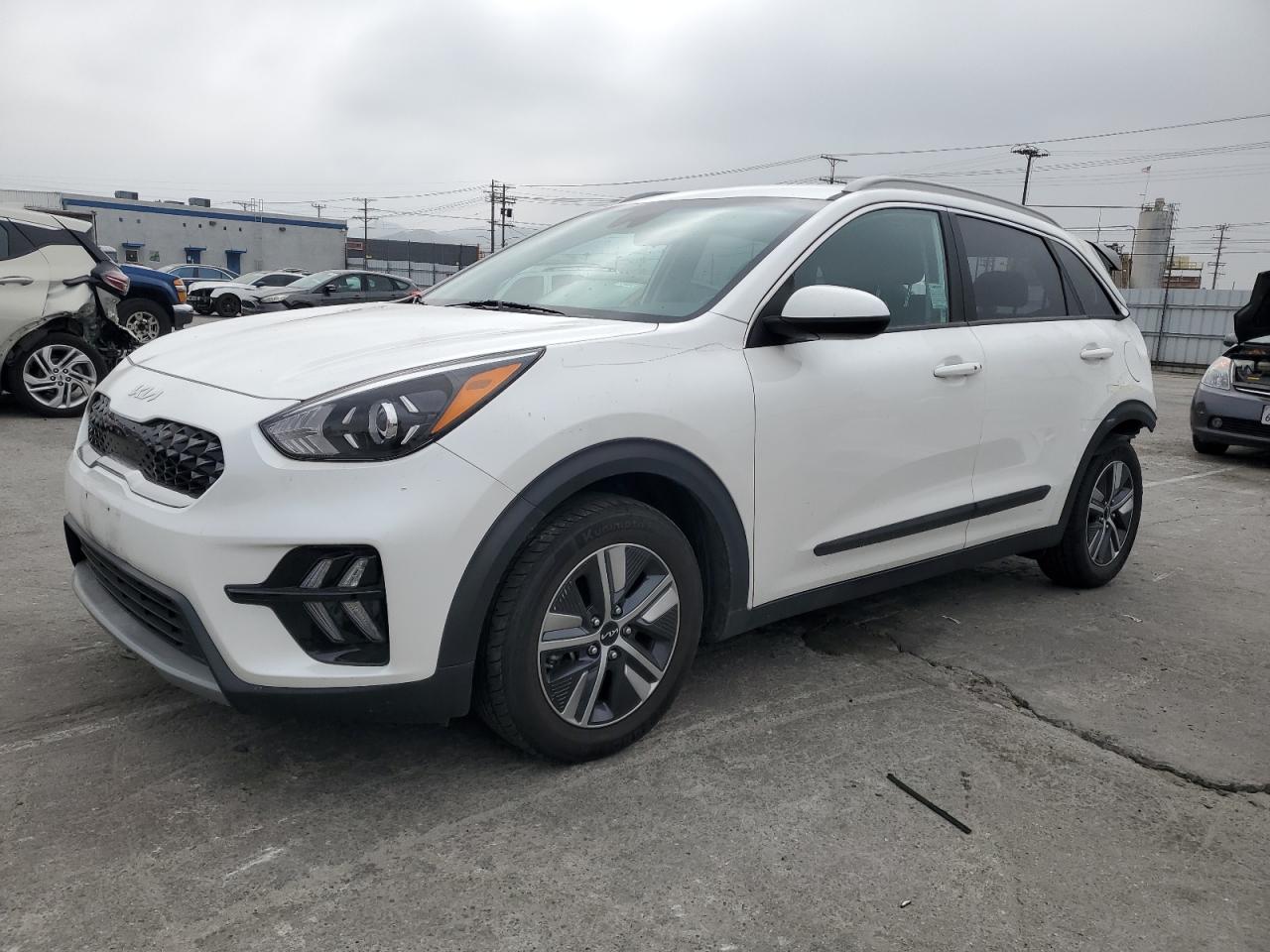 KNDCB3LCXN5547883 2022 Kia Niro Lx