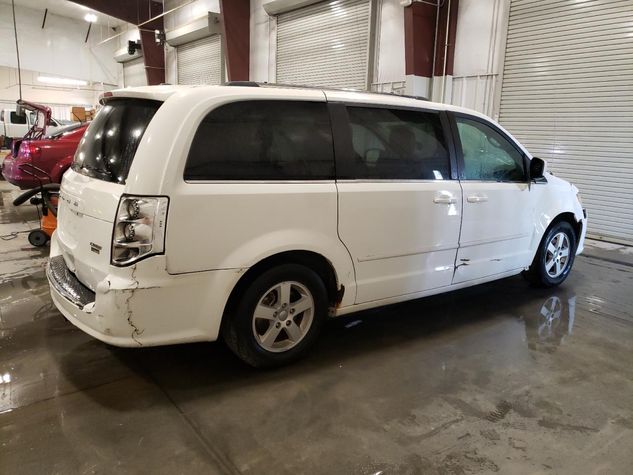 2D4RN5DG2BR755028 2011 Dodge Grand Caravan Crew