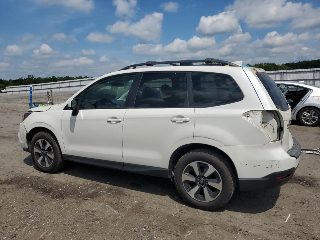 JF2SJAGC2HH482951 2017 Subaru Forester 2.5I Premium