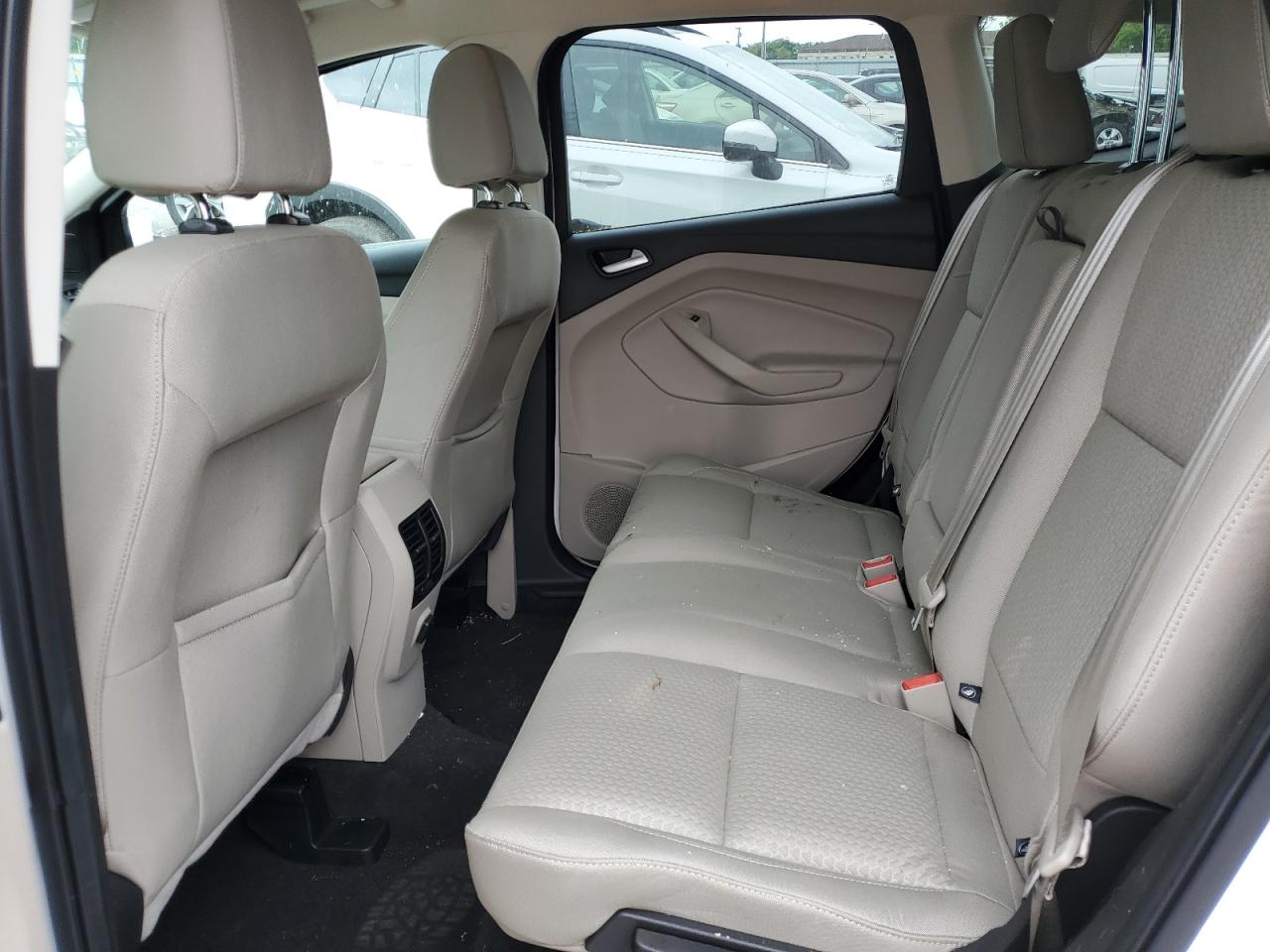 1FMCU9G94HUD47924 2017 Ford Escape Se