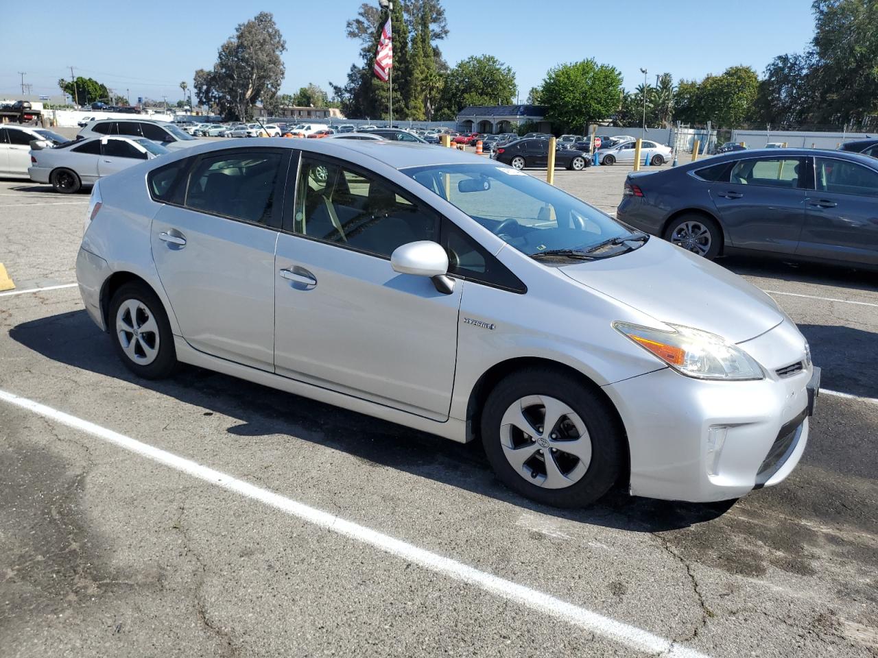 JTDKN3DUXE1805174 2014 Toyota Prius