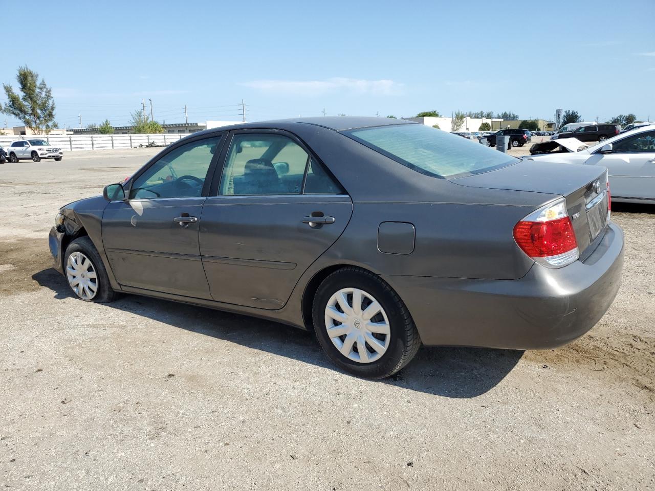 4T1BE32K45U623336 2005 Toyota Camry Le