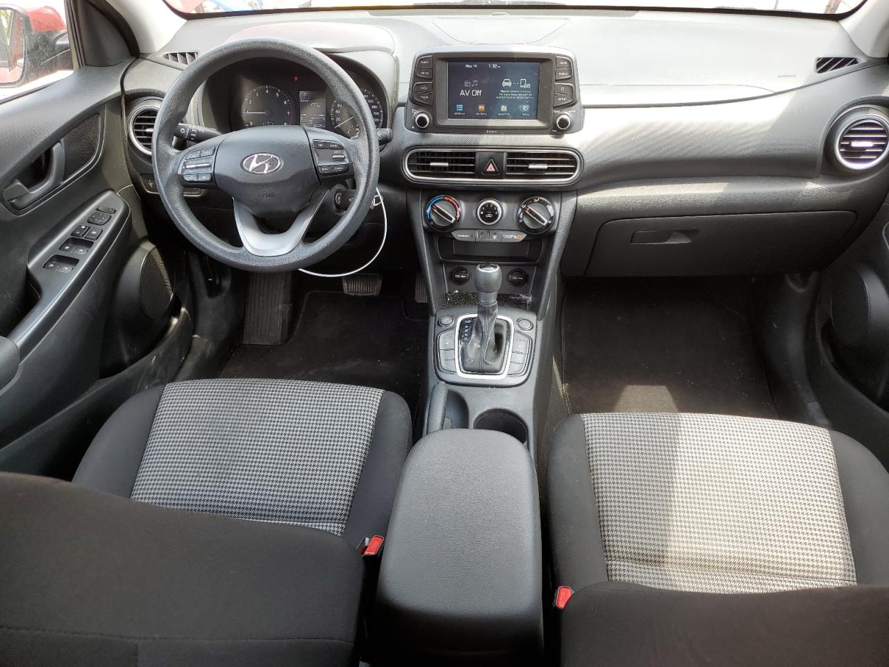 KM8K1CAAXJU124572 2018 Hyundai Kona Se