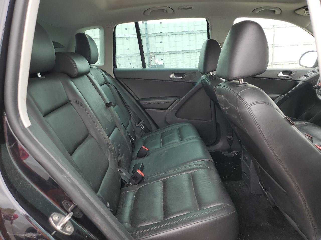 WVGUV7AX3HK005339 2017 Volkswagen Tiguan Sport