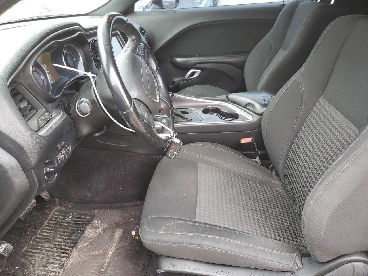 2C3CDZAG2GH336390 2016 Dodge Challenger Sxt