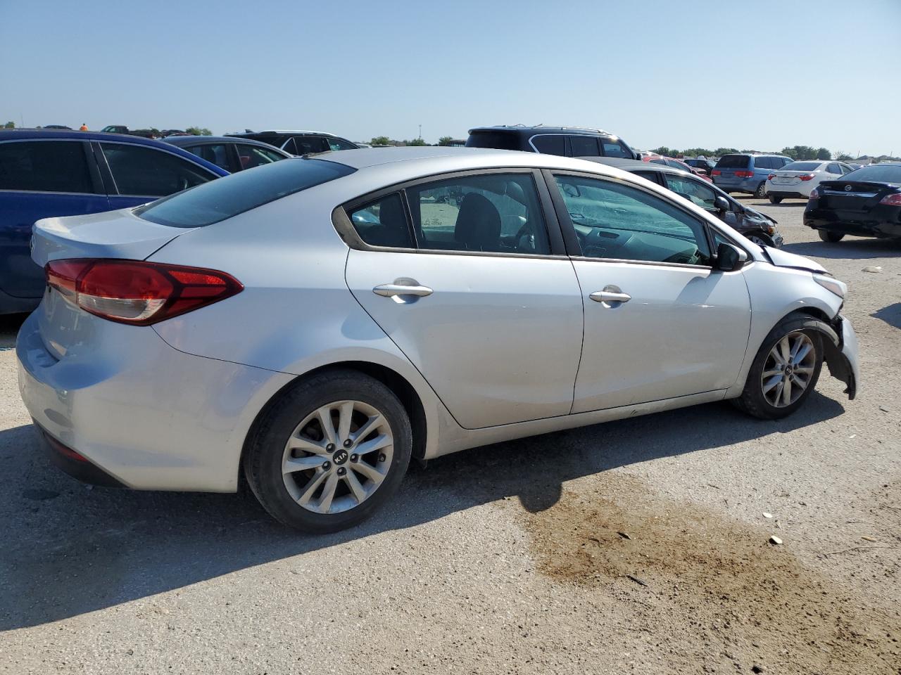 3KPFL4A73HE008133 2017 Kia Forte Lx