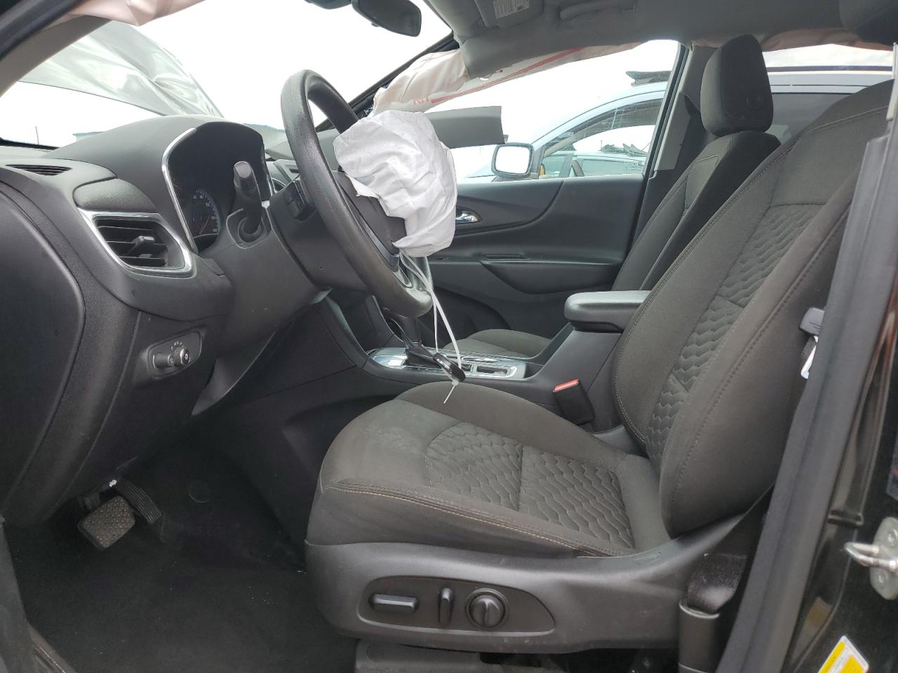 2GNAXJEVXJ6283825 2018 Chevrolet Equinox Lt