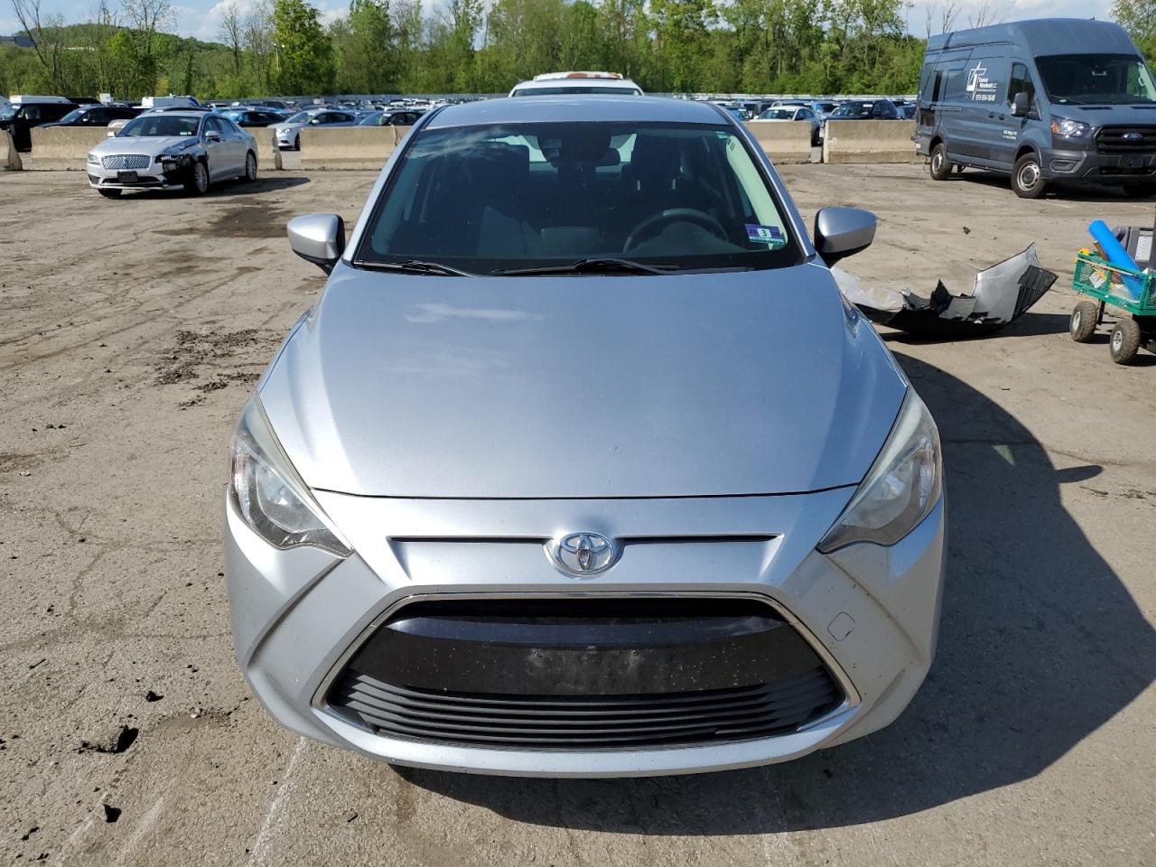 3MYDLBYV4HY153035 2017 Toyota Yaris Ia