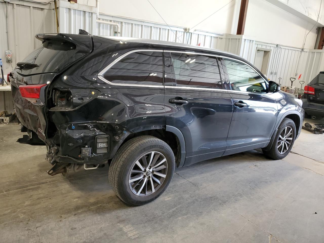 5TDJZRFHXHS429389 TOYOTA HIGHLANDER 2017