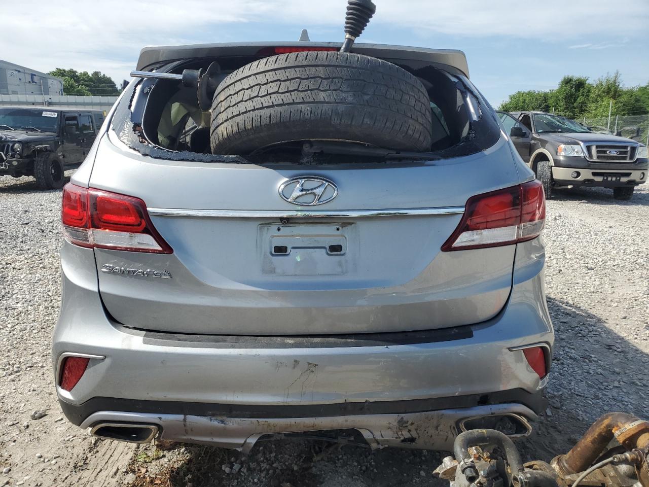 KM8SM4HF9HU202977 2017 Hyundai Santa Fe Se