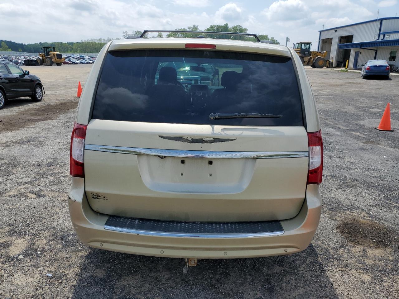 2A4RR8DG7BR713516 2011 Chrysler Town & Country Touring L