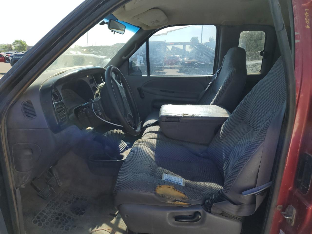 1B7HF13Y5YJ112355 2000 Dodge Ram 1500