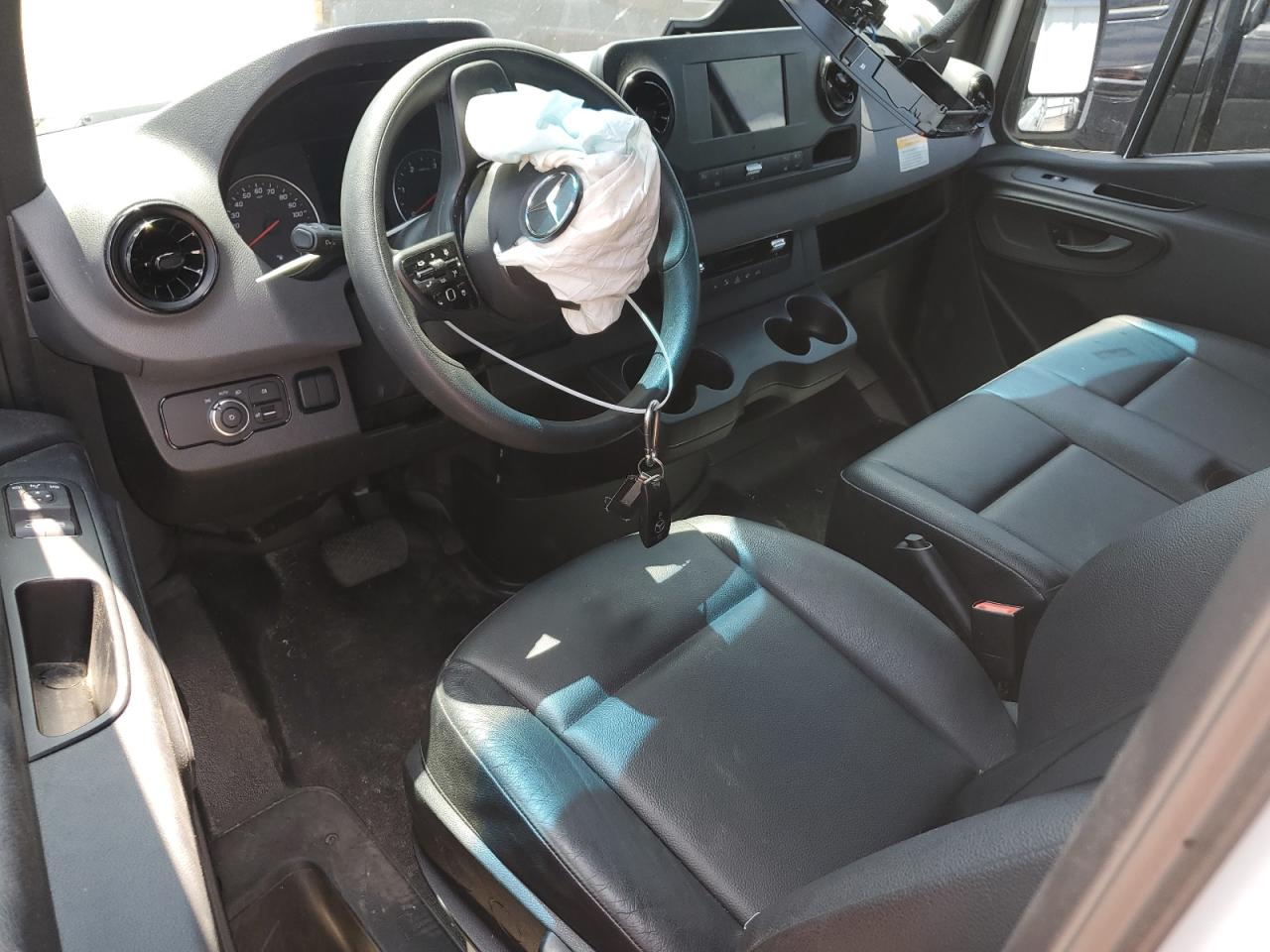 W1Y4EDHY8MT069541 2021 Mercedes-Benz Sprinter 2500