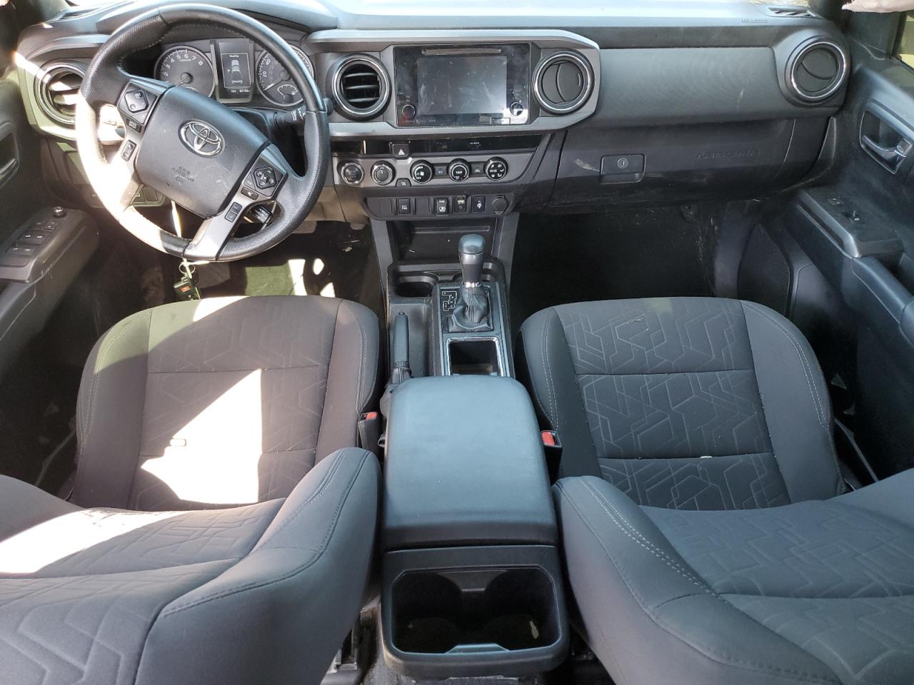 3TMDZ5BN6JM044337 2018 Toyota Tacoma Double Cab