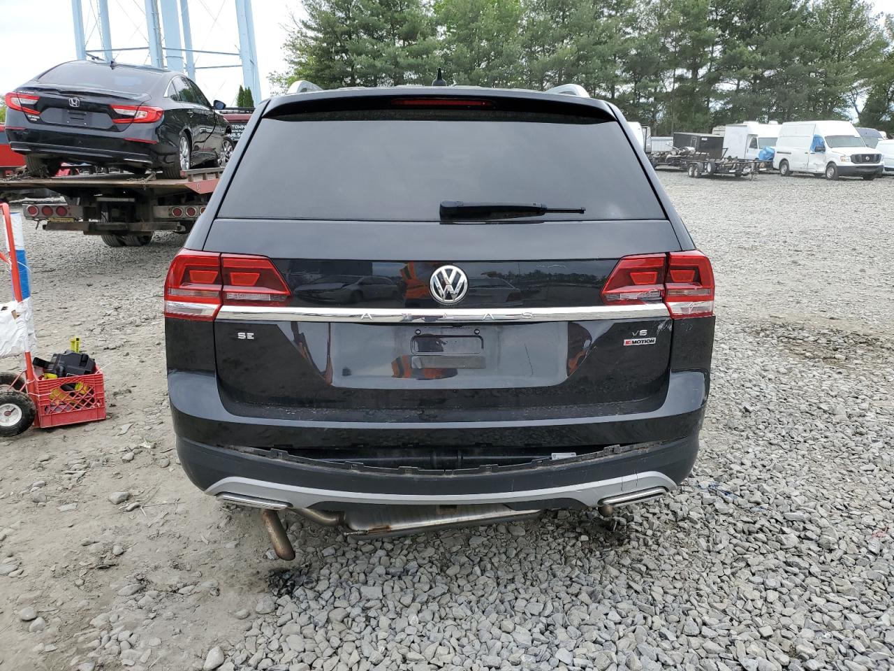 1V2UR2CA0KC619186 2019 Volkswagen Atlas Se