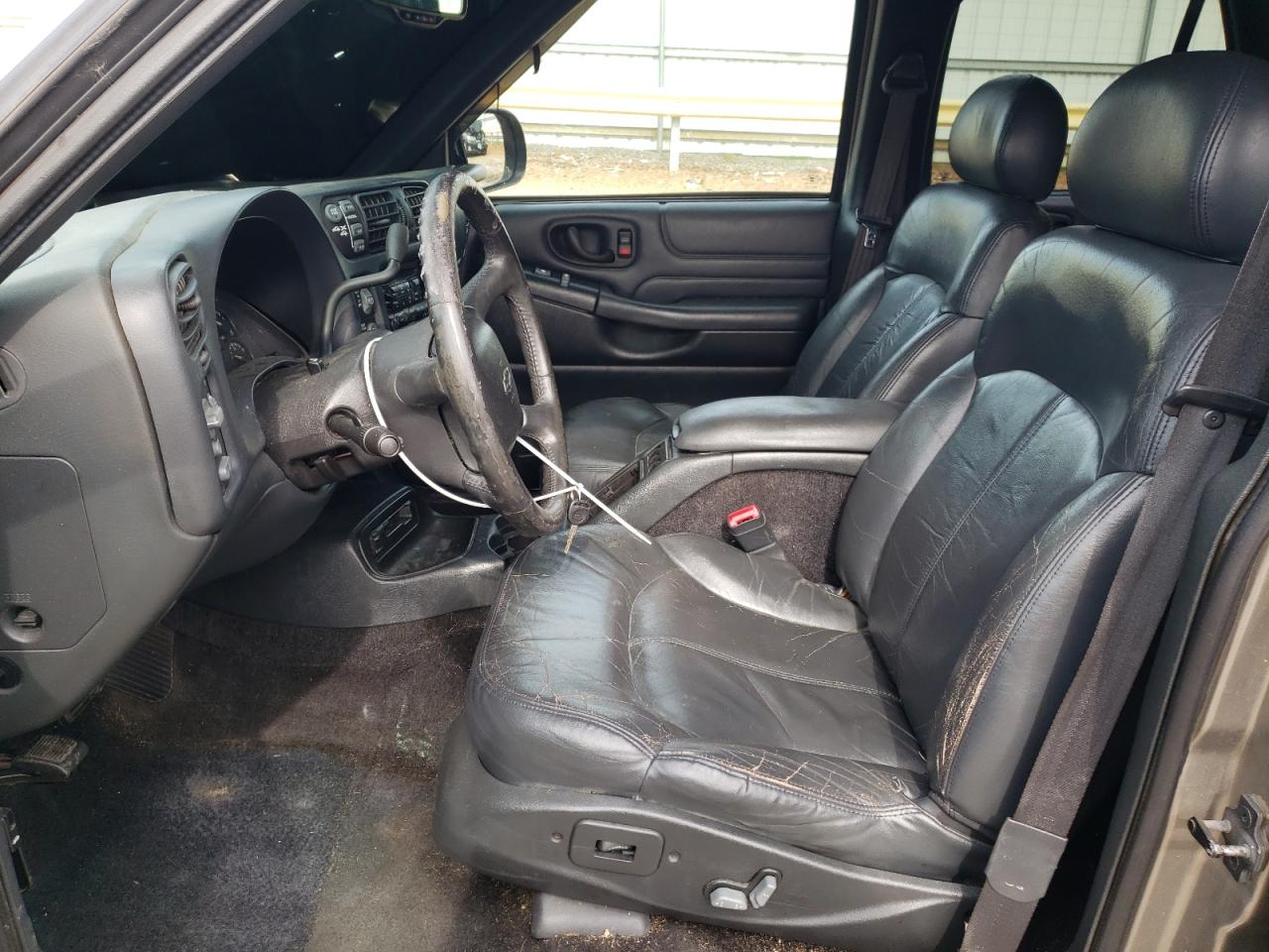 1GNDT13W212138389 2001 Chevrolet Blazer