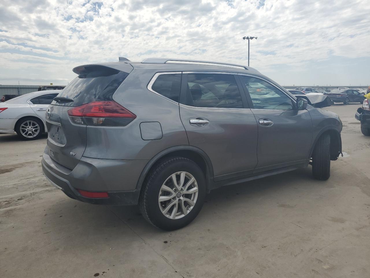 KNMAT2MT3JP516924 NISSAN ROGUE 2018