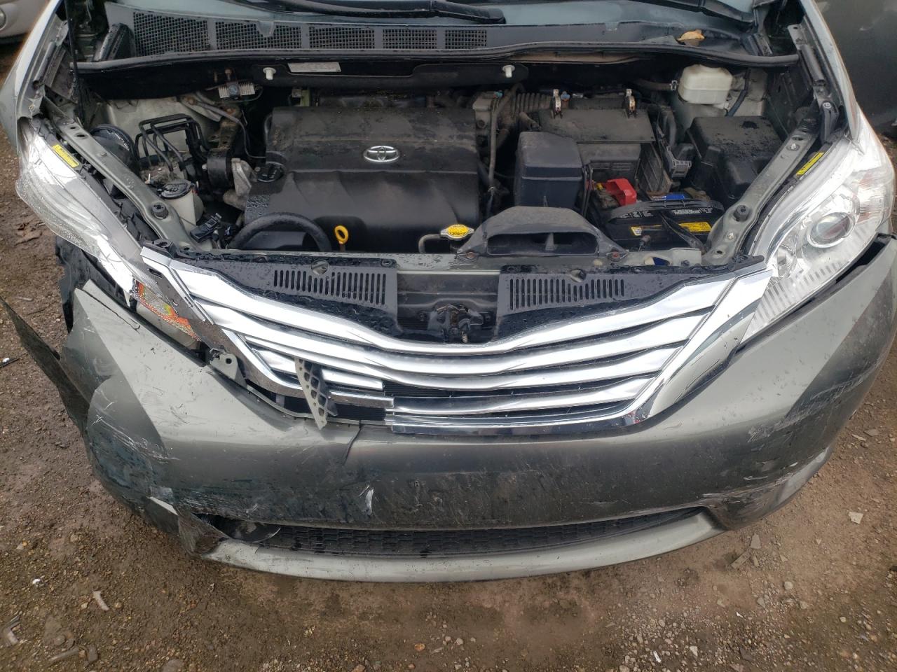 5TDDK3DC3BS027517 2011 Toyota Sienna Xle