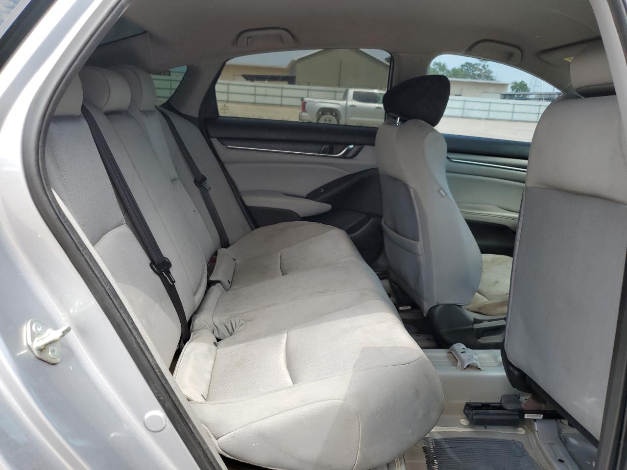 1HGCV1F10JA256950 HONDA ACCORD 2018