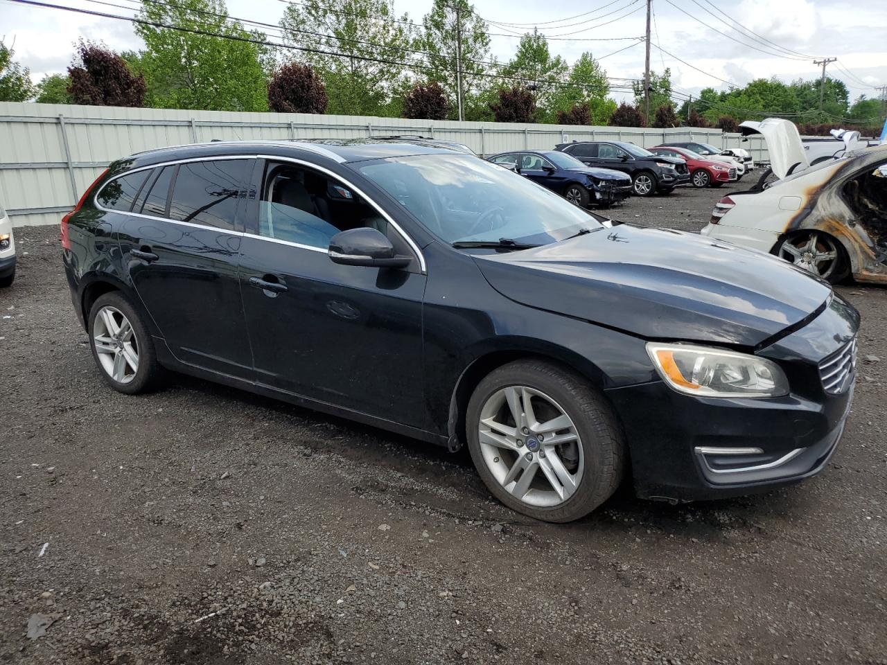 2015 Volvo V60 Premier vin: YV140MEBXF1207625