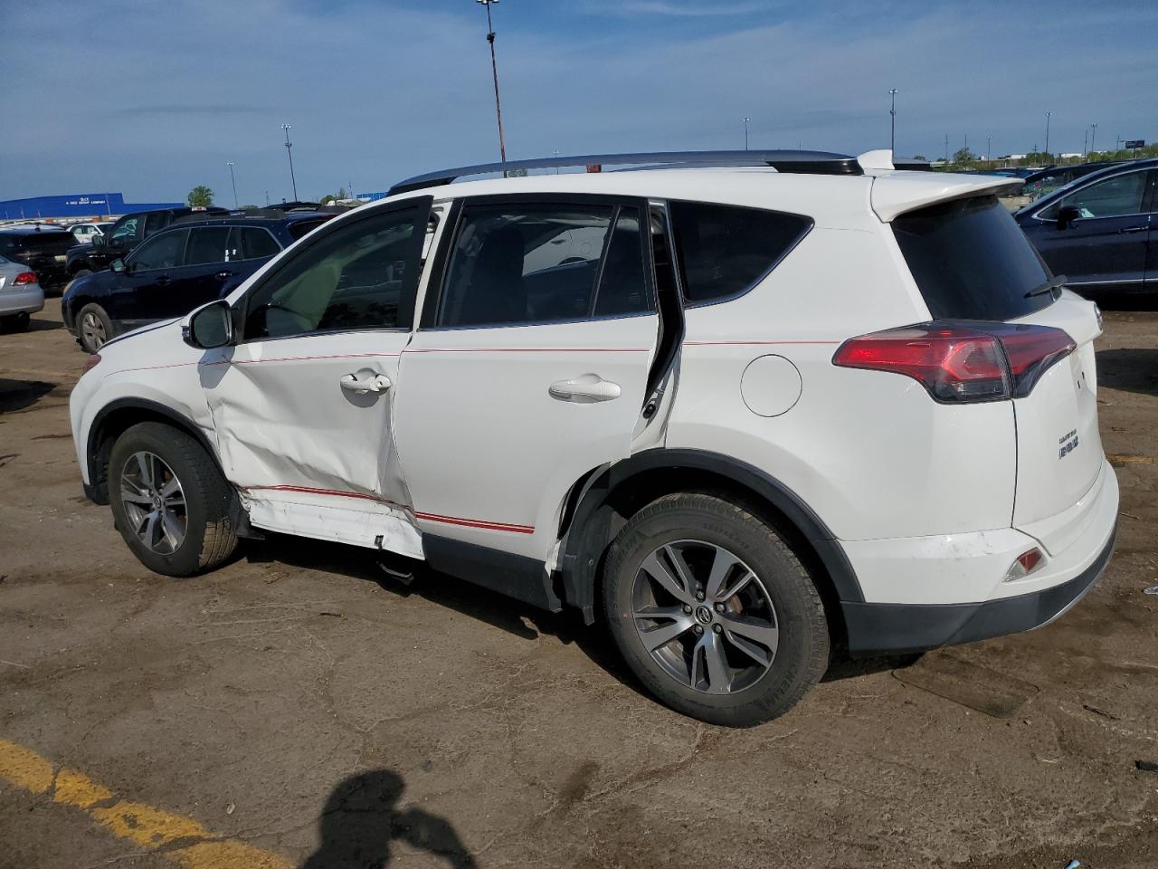 JTMWFREV2JD117784 2018 Toyota Rav4 Adventure