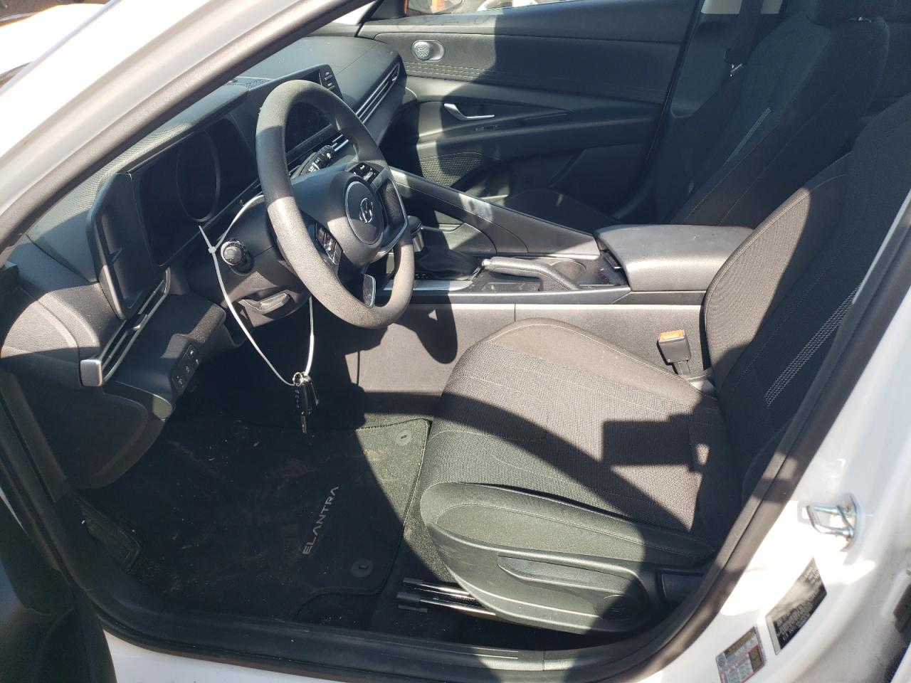 5NPLL4AG4NH085023 2022 Hyundai Elantra Se