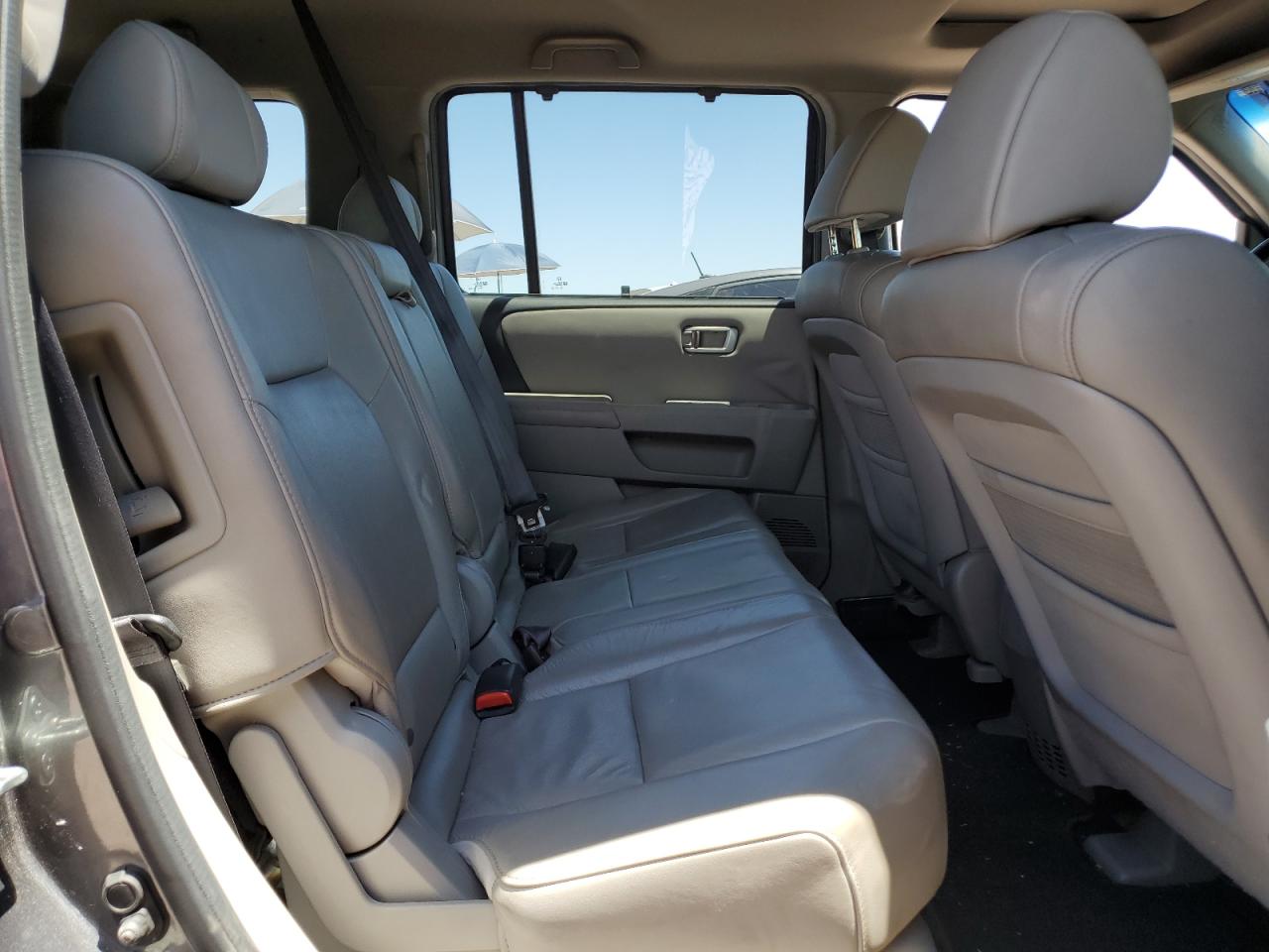 5FNYF3H88AB008735 2010 Honda Pilot Touring