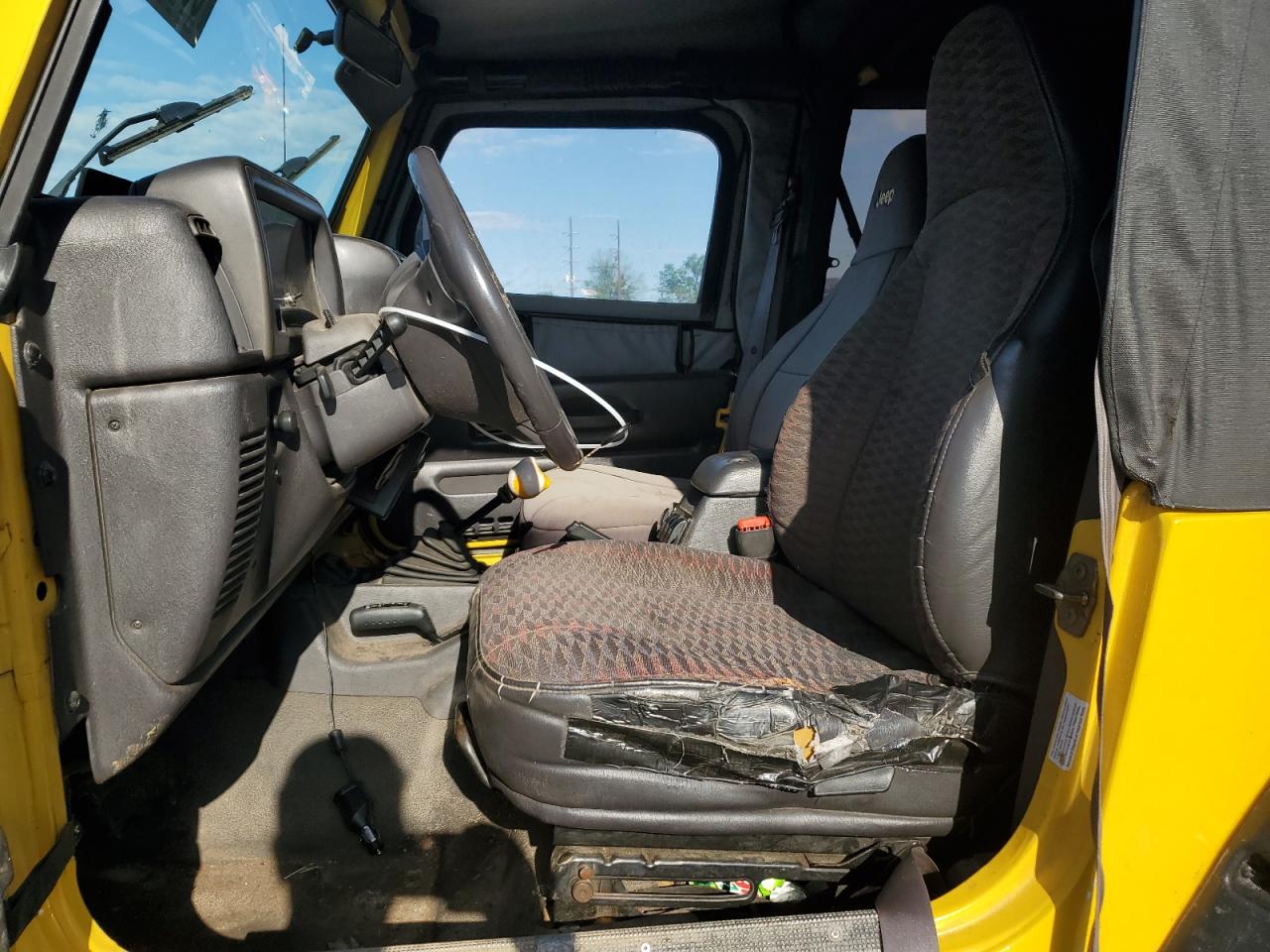 1J4FA49S4YP797577 2000 Jeep Wrangler / Tj Sport