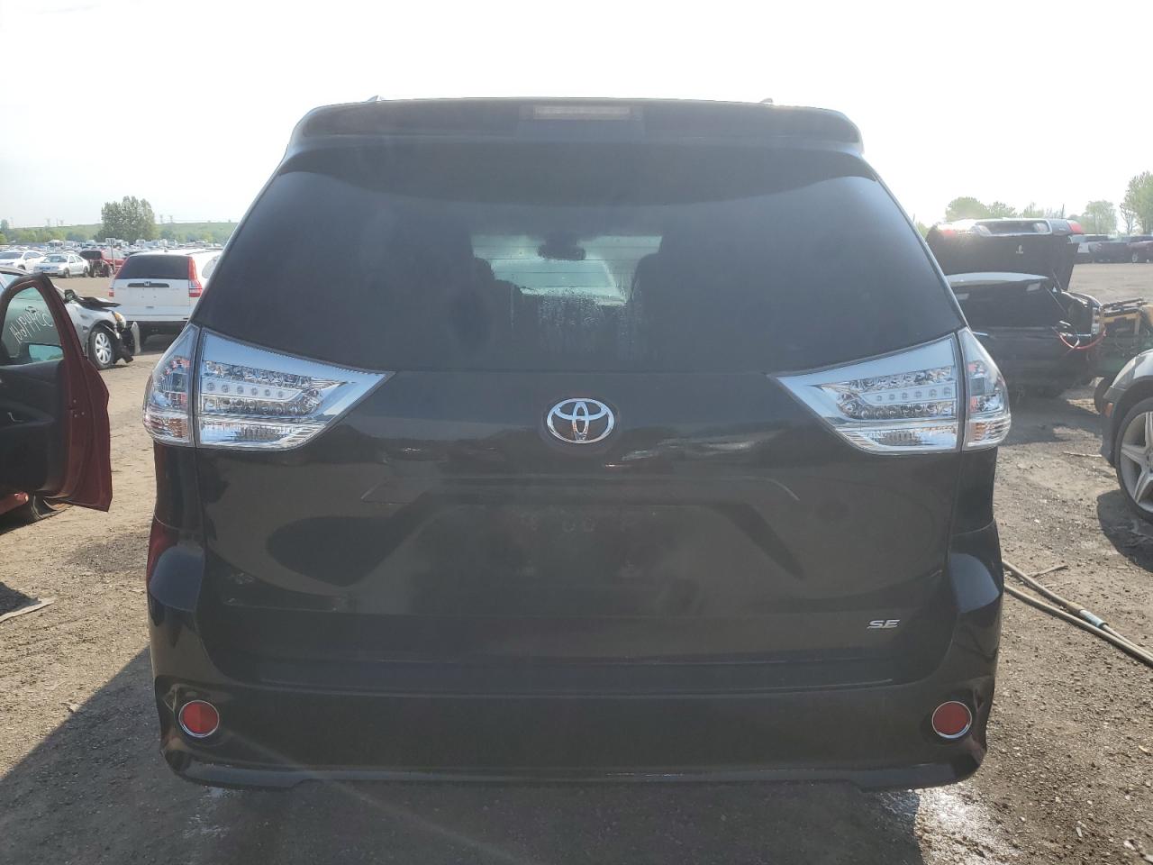 5TDXZ3DC3HS818728 2017 Toyota Sienna Se