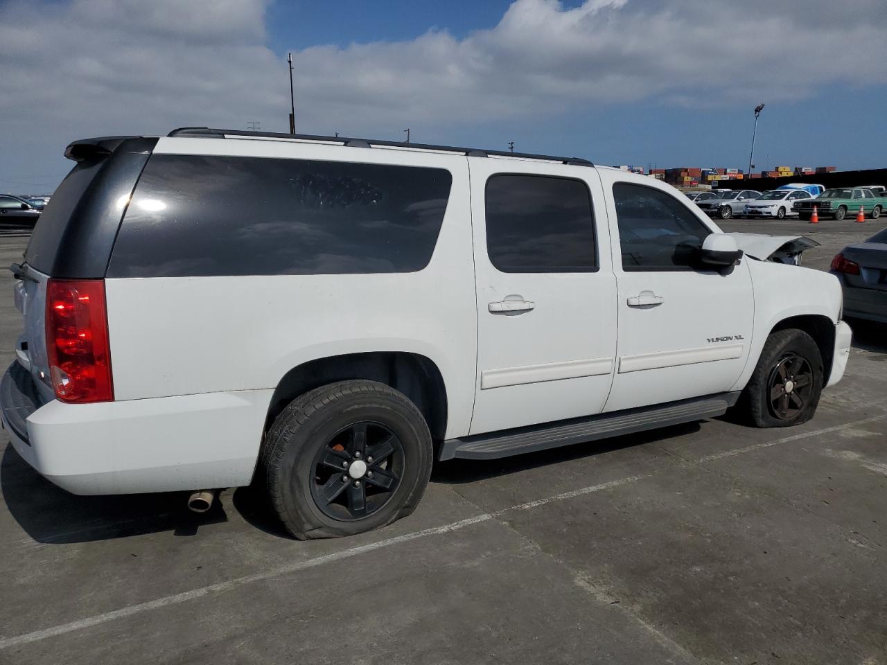 1GKS1HE07BR113525 2011 GMC Yukon Xl C1500 Sle