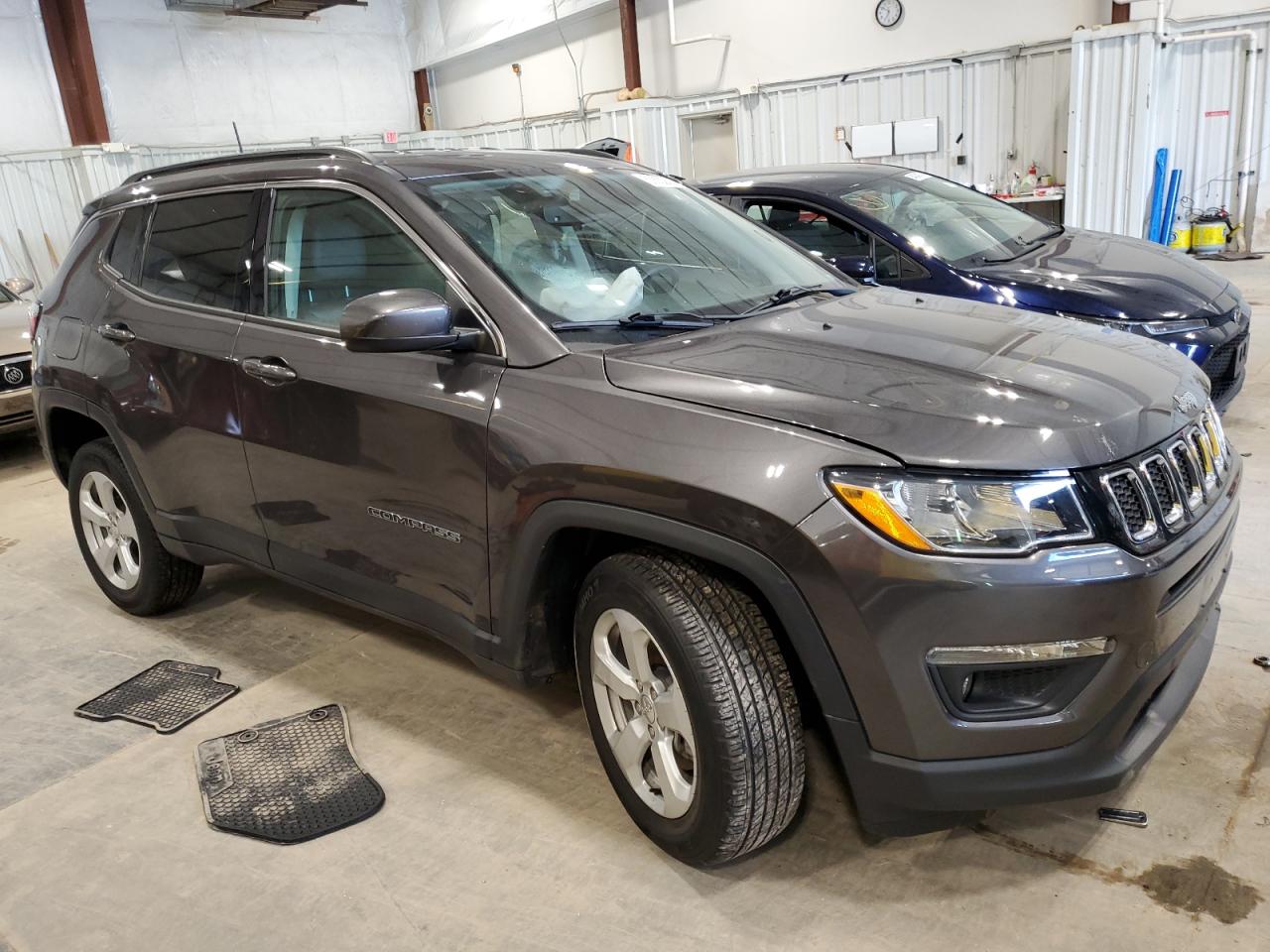 3C4NJDBB4KT641361 2019 Jeep Compass Latitude