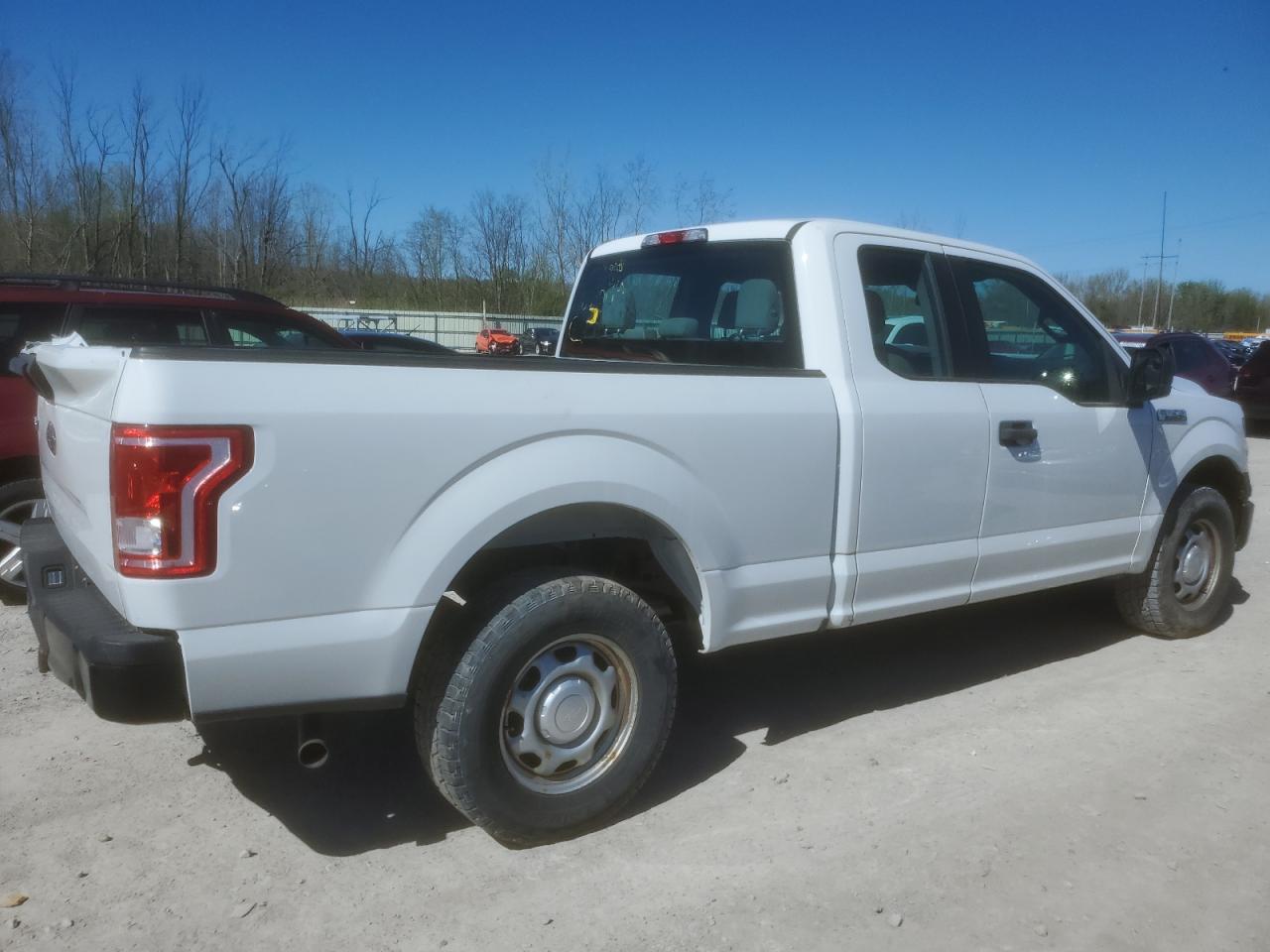 2015 Ford F150 Super Cab vin: 1FTEX1E81FFB98521