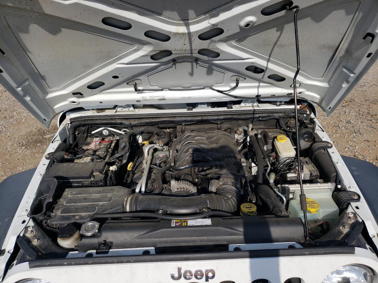 1C4BJWDG9GL190423 2016 Jeep Wrangler Unlimited Sport