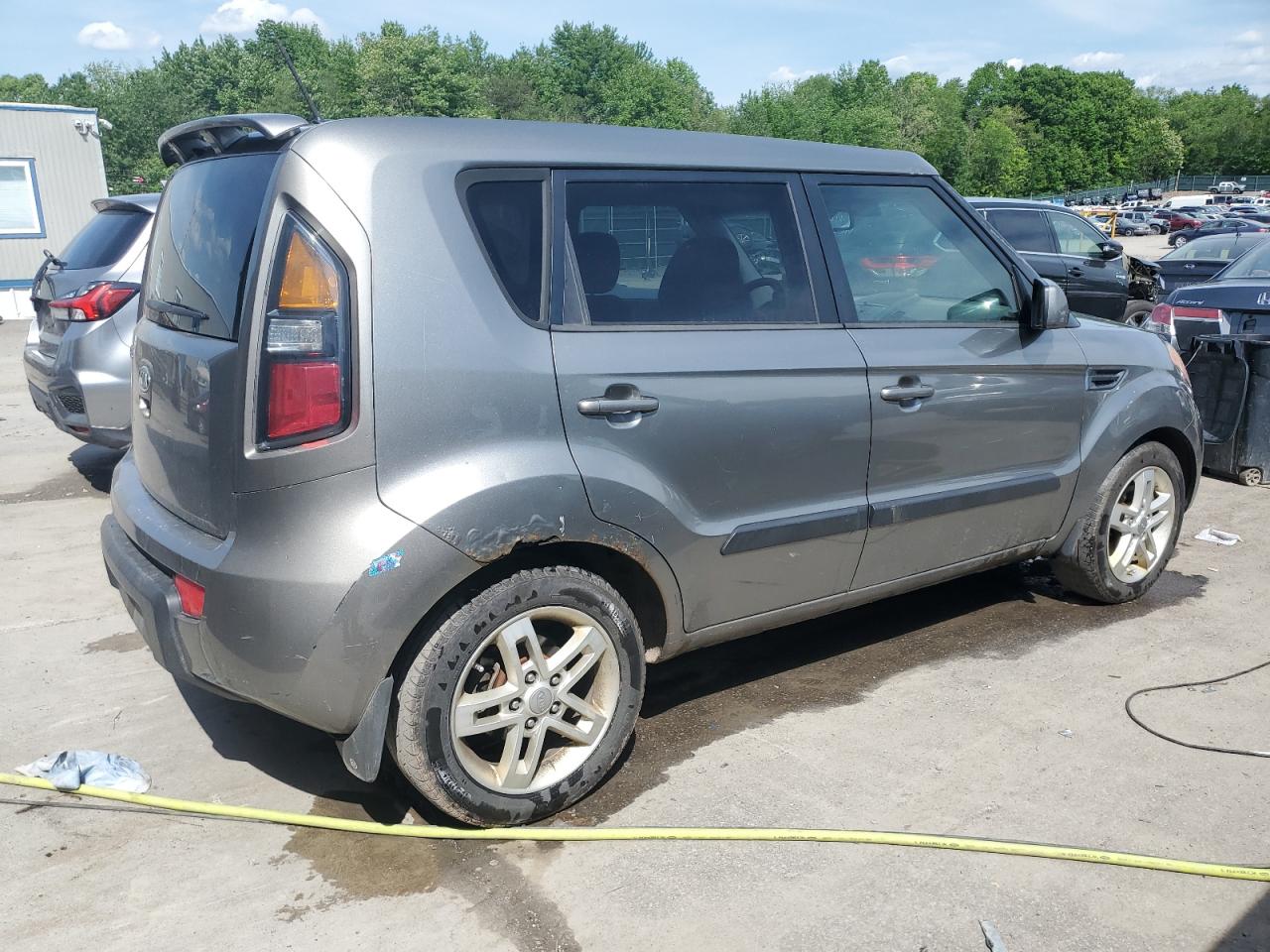 KNDJT2A29B7219394 2011 Kia Soul +