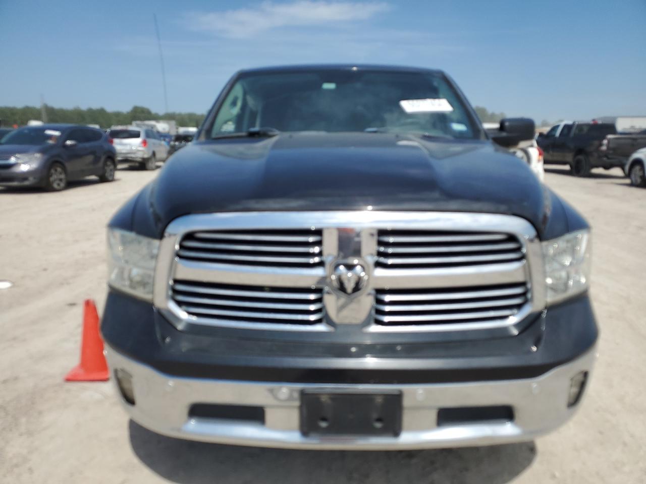 1C6RR6LT6GS128237 2016 Ram 1500 Slt