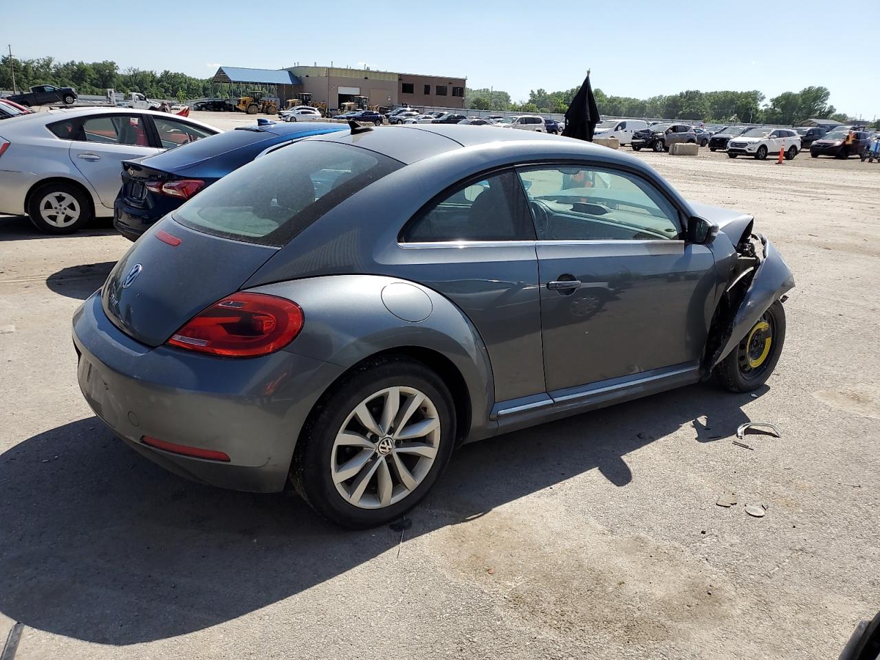 2014 Volkswagen Beetle vin: 3VWRL7AT3EM666187