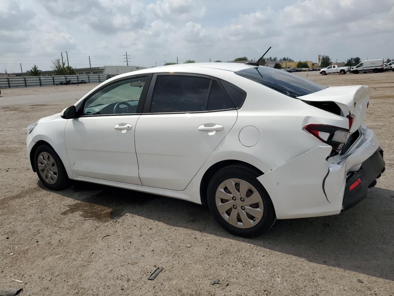 3KPA24ABXJE086559 2018 Kia Rio Lx