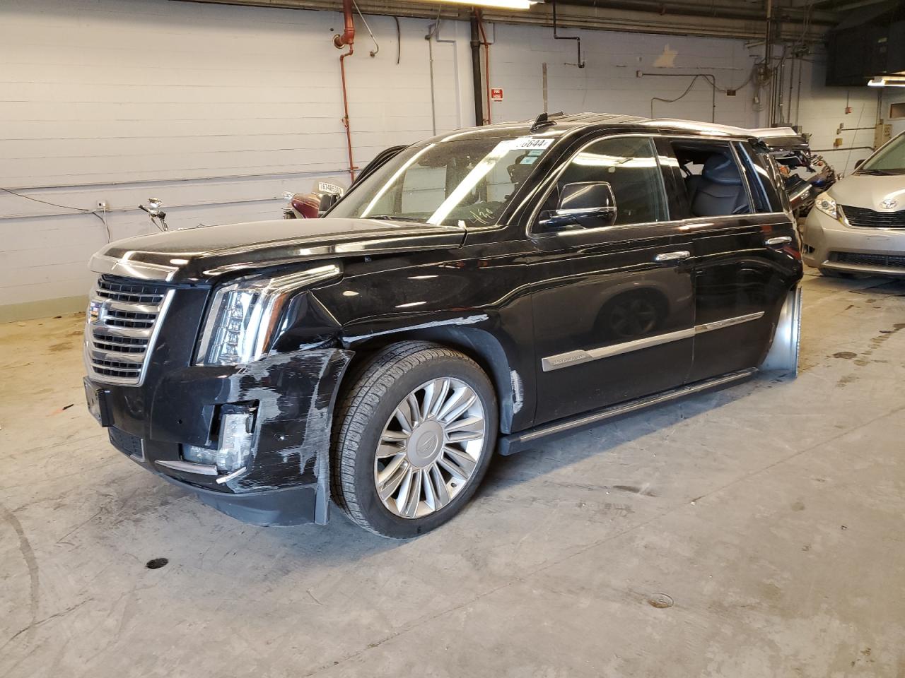 1GYS4DKJ5HR375443 2017 Cadillac Escalade Platinum