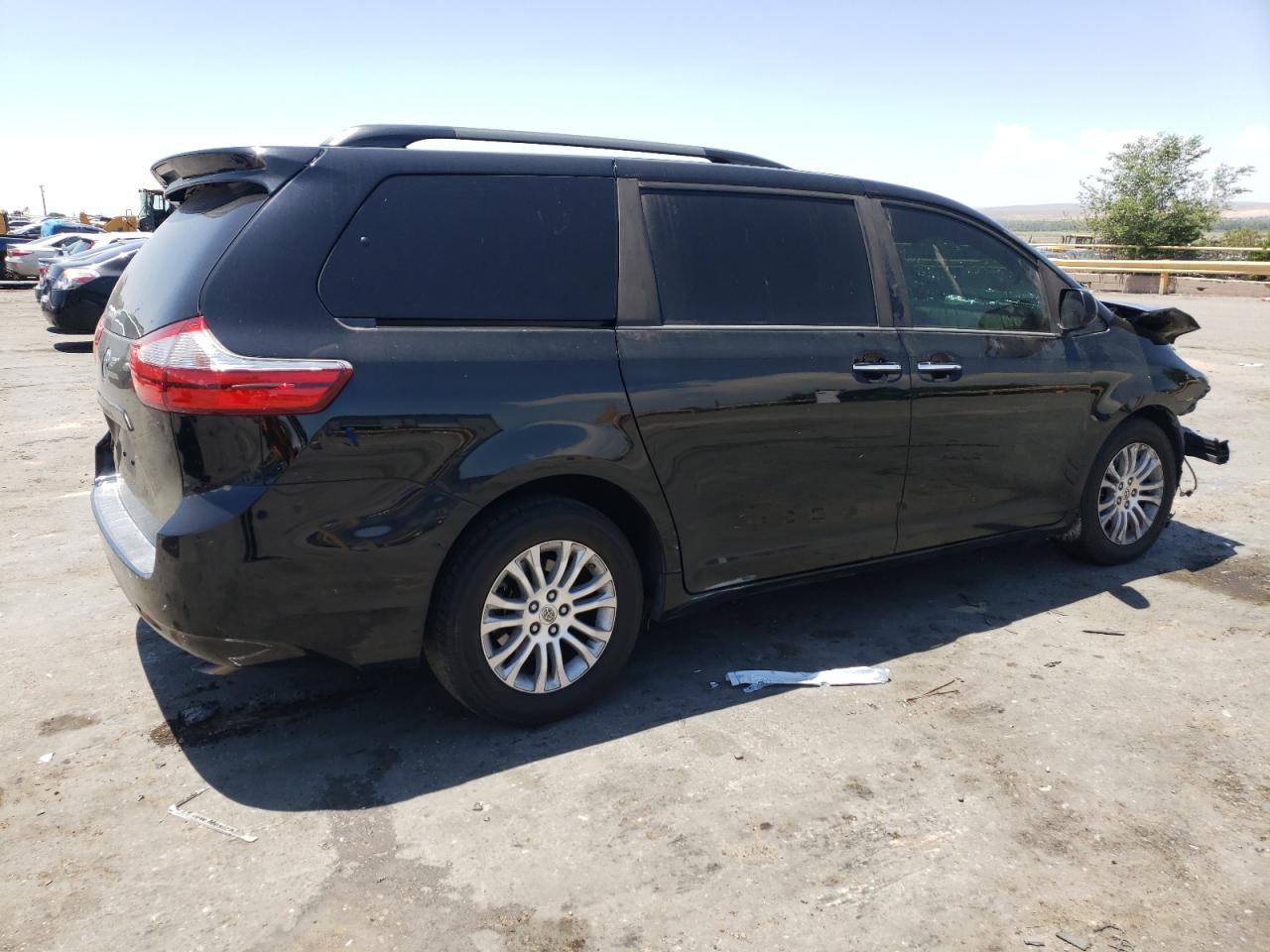 2015 Toyota Sienna Xle vin: 5TDYK3DC6FS603995