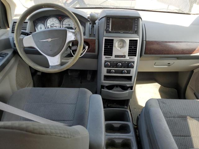 2010 Chrysler Town & Country - Image 8