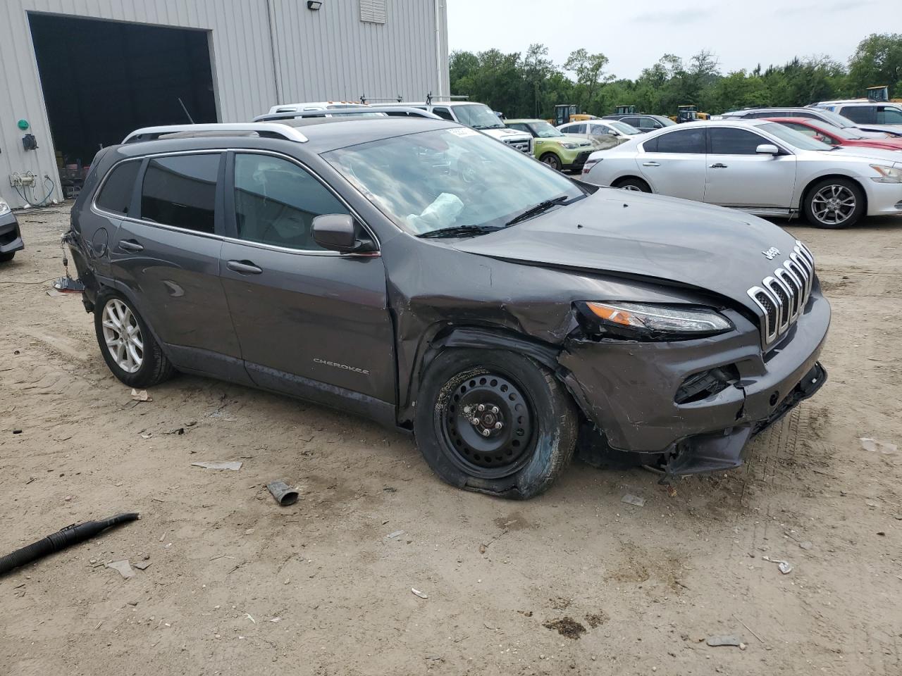 1C4PJLCS2EW154112 2014 Jeep Cherokee Latitude