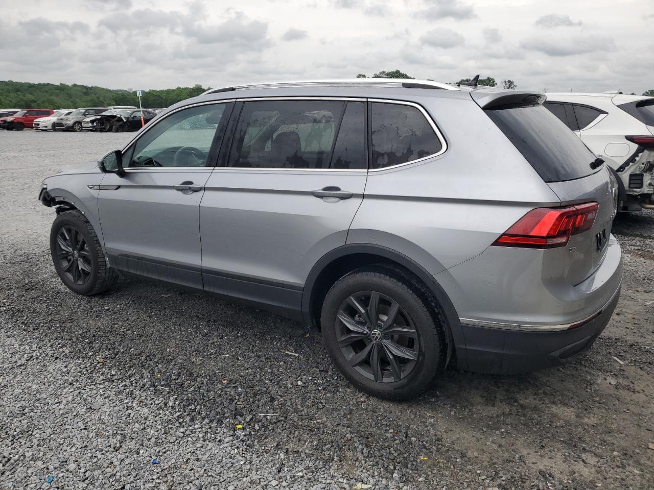 3VV3B7AX8RM049695 2024 Volkswagen Tiguan Se