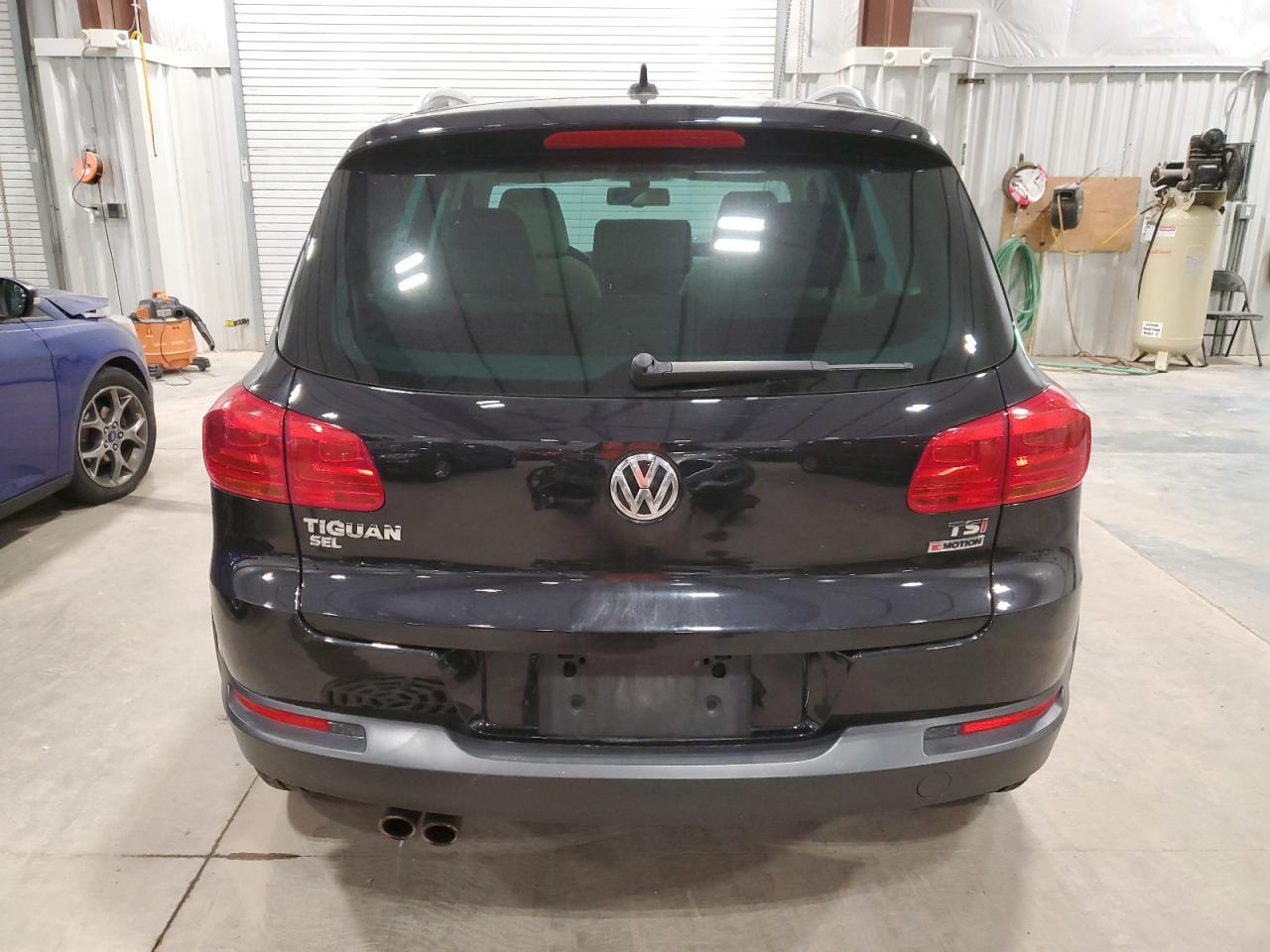 WVGBV7AX4GW616074 2016 Volkswagen Tiguan S