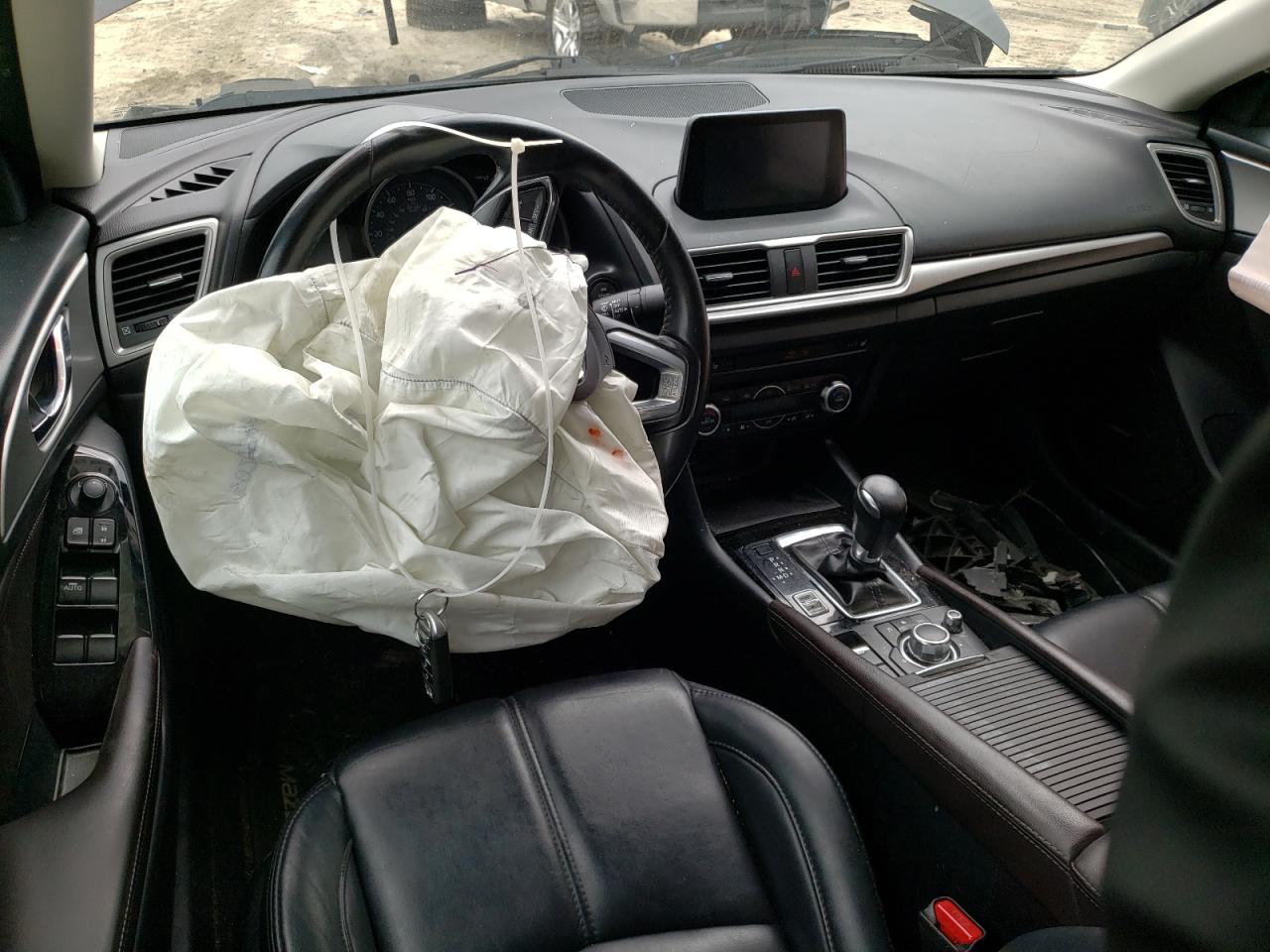 3MZBN1V3XJM246598 2018 Mazda 3 Touring