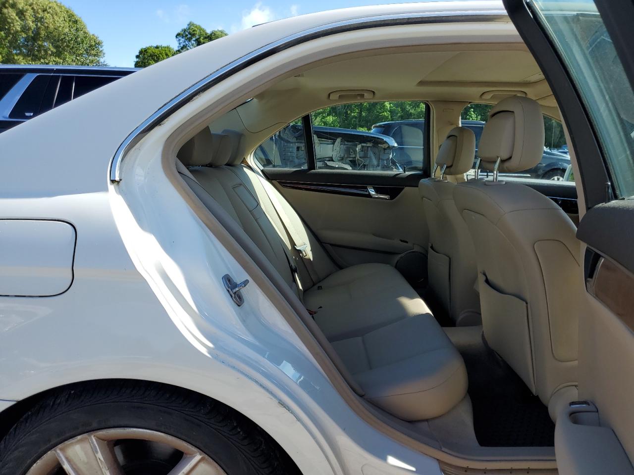 WDDGF8BB3AF399078 2010 Mercedes-Benz C 300 4Matic